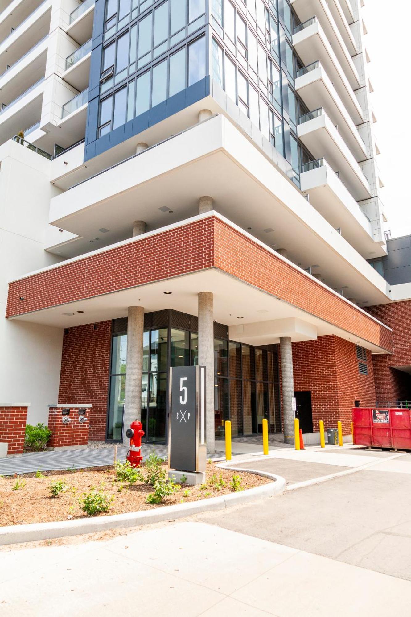 The Laundry Rooms Station Park Kitchener Exterior foto