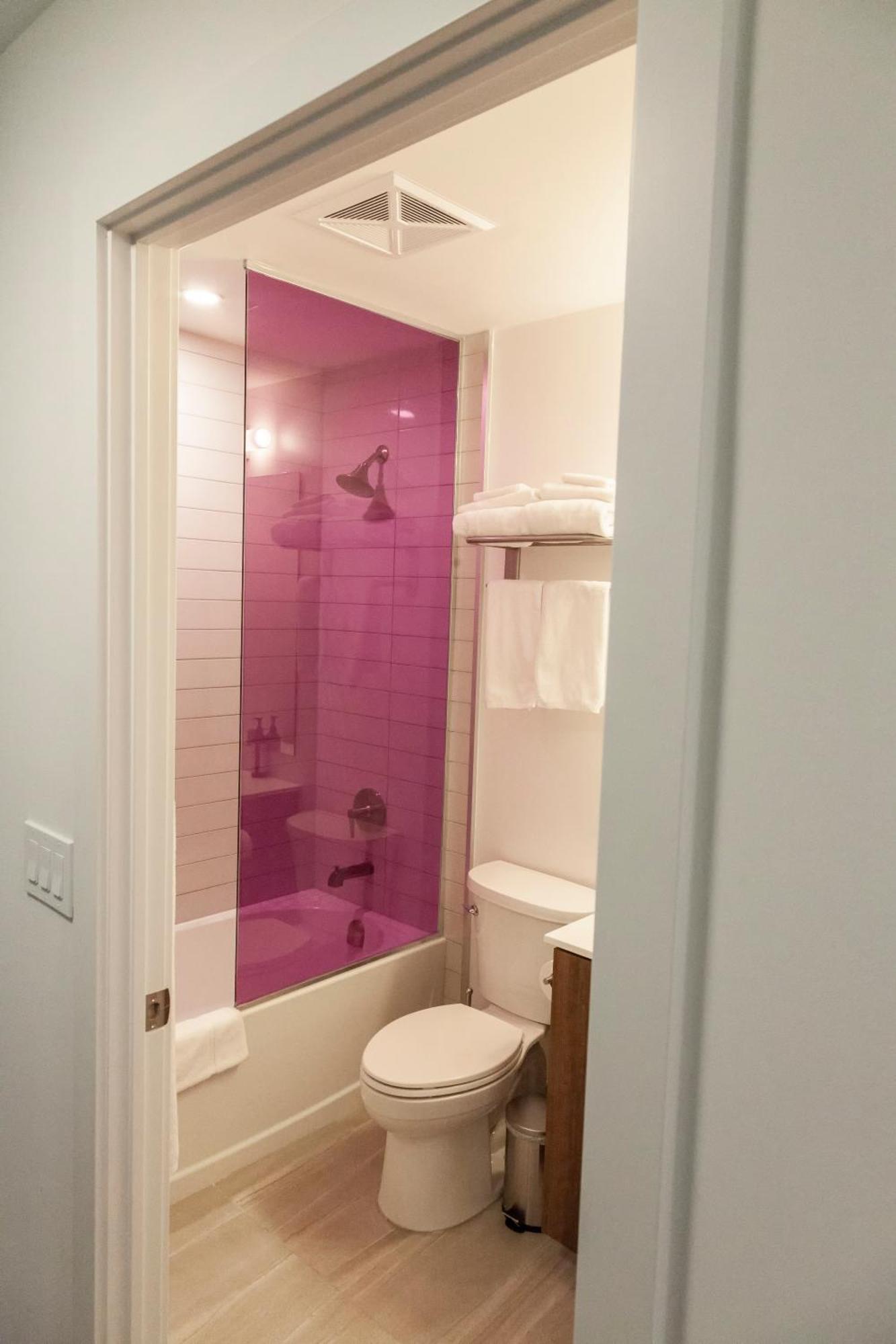 The Laundry Rooms Station Park Kitchener Exterior foto