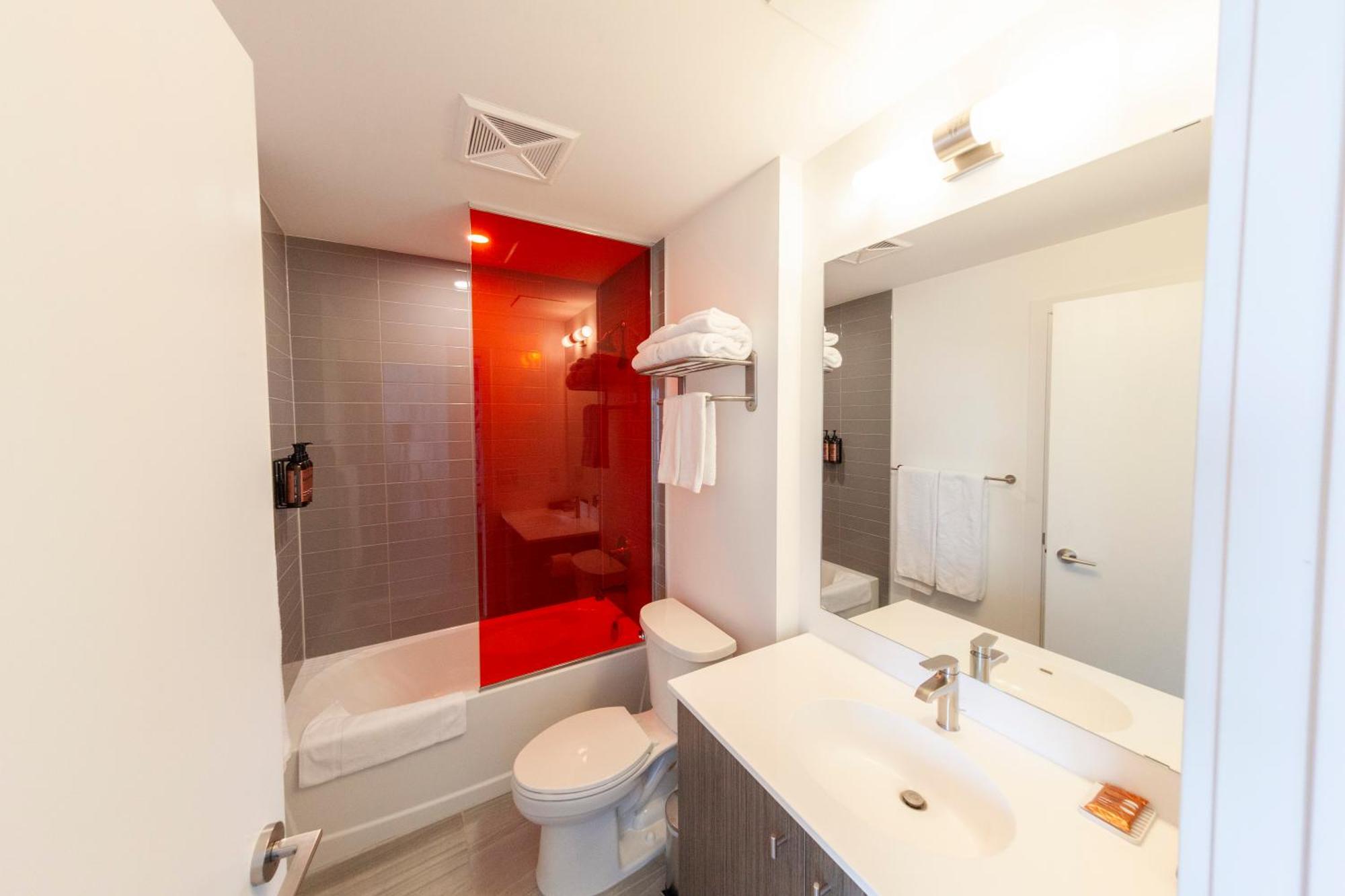 The Laundry Rooms Station Park Kitchener Exterior foto